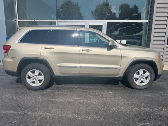JEEP GRAND CHEROKEE 2011 1J4RR4GG5BC734605 image